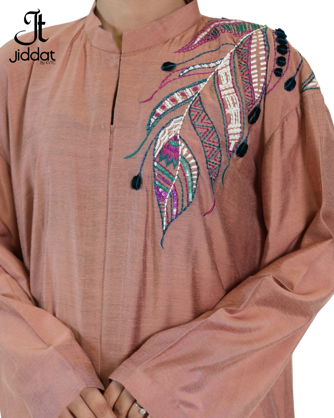 Beggy Shirt with front slit feather embroidery