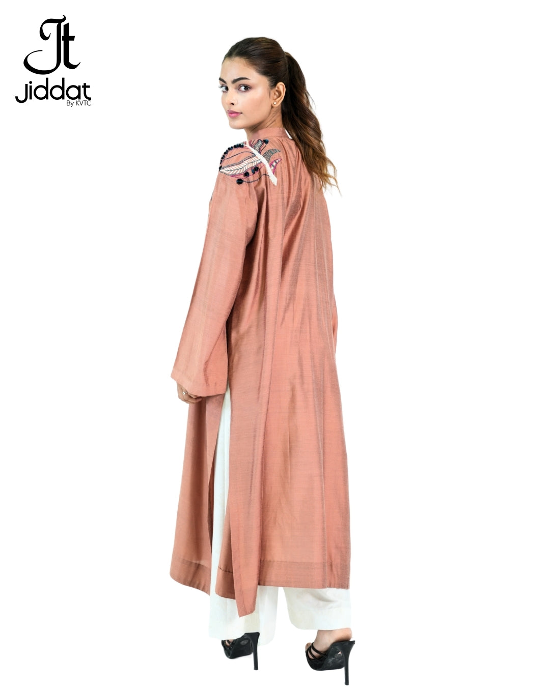 Beggy Shirt with front slit feather embroidery
